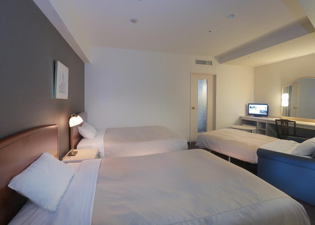 Yokohama Isezakicho Washington Hotel Екстер'єр фото