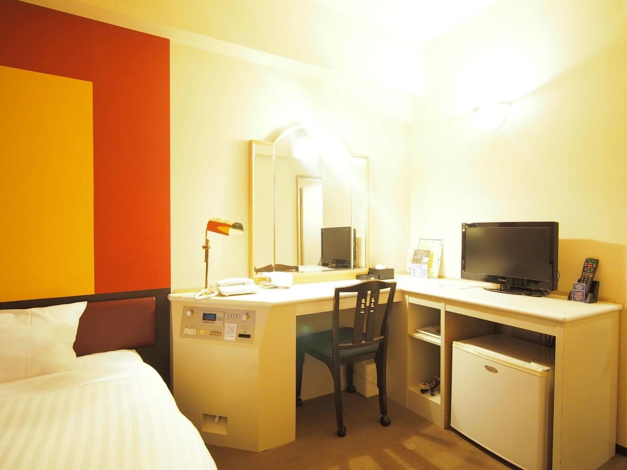 Yokohama Isezakicho Washington Hotel Екстер'єр фото