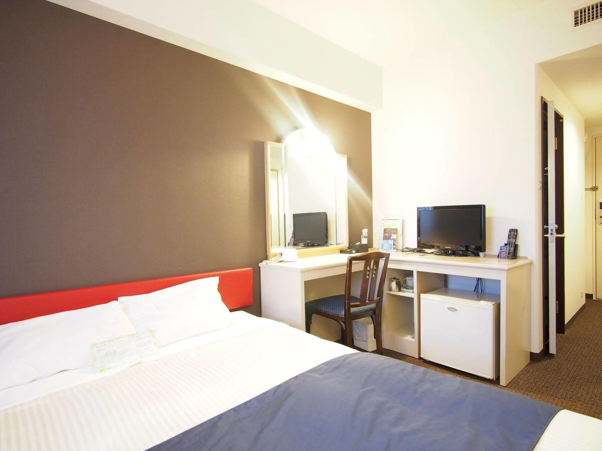 Yokohama Isezakicho Washington Hotel Екстер'єр фото