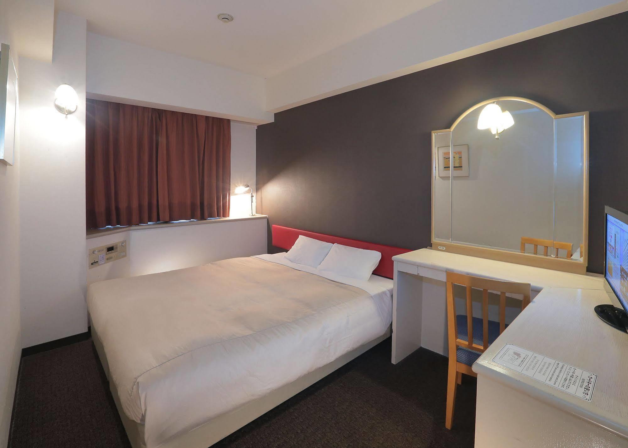 Yokohama Isezakicho Washington Hotel Екстер'єр фото