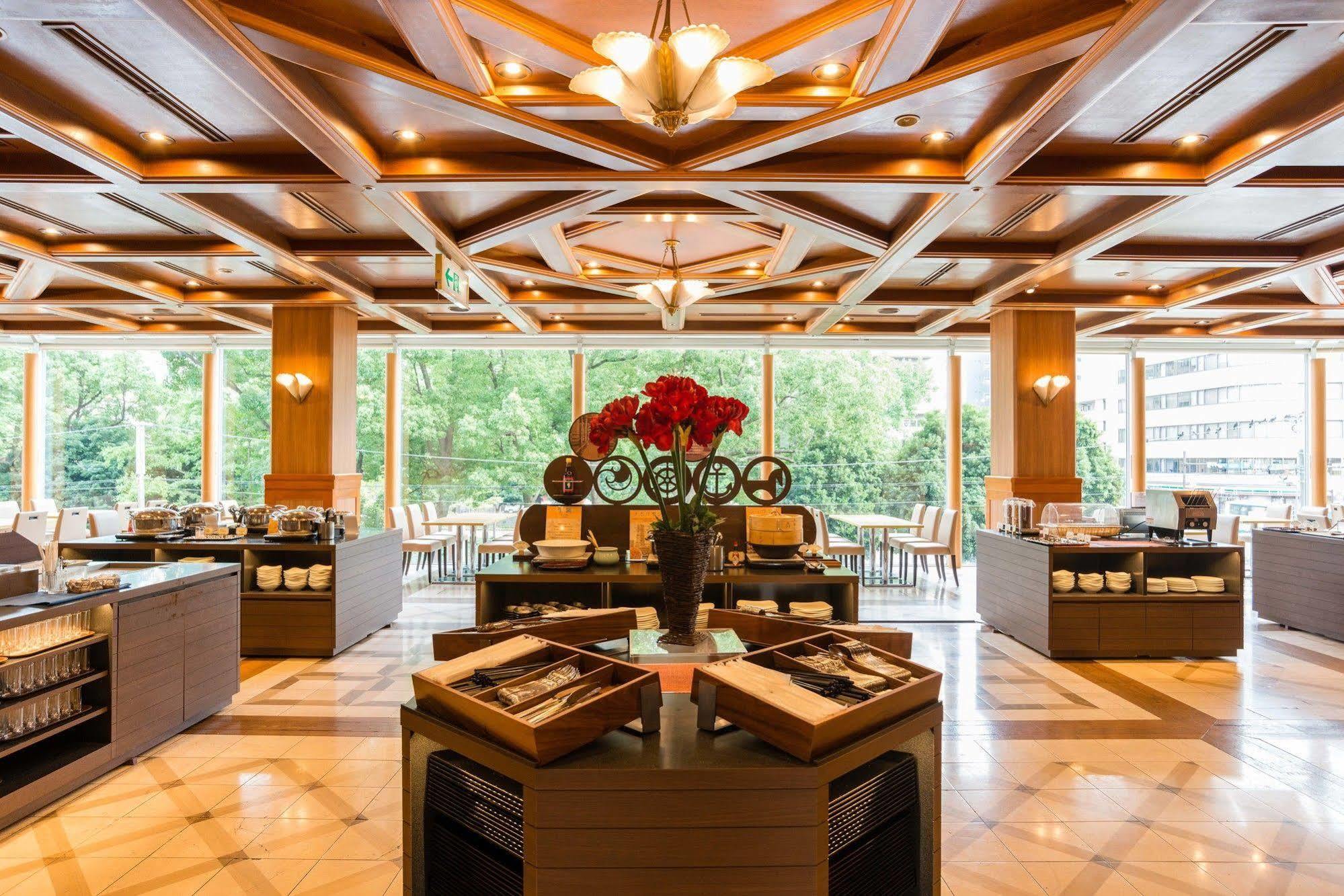 Yokohama Isezakicho Washington Hotel Екстер'єр фото