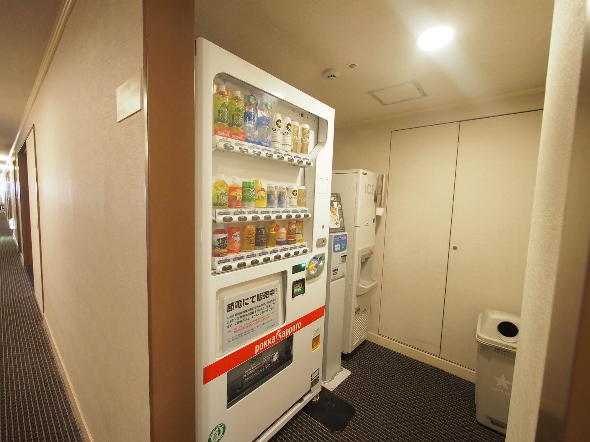 Yokohama Isezakicho Washington Hotel Екстер'єр фото