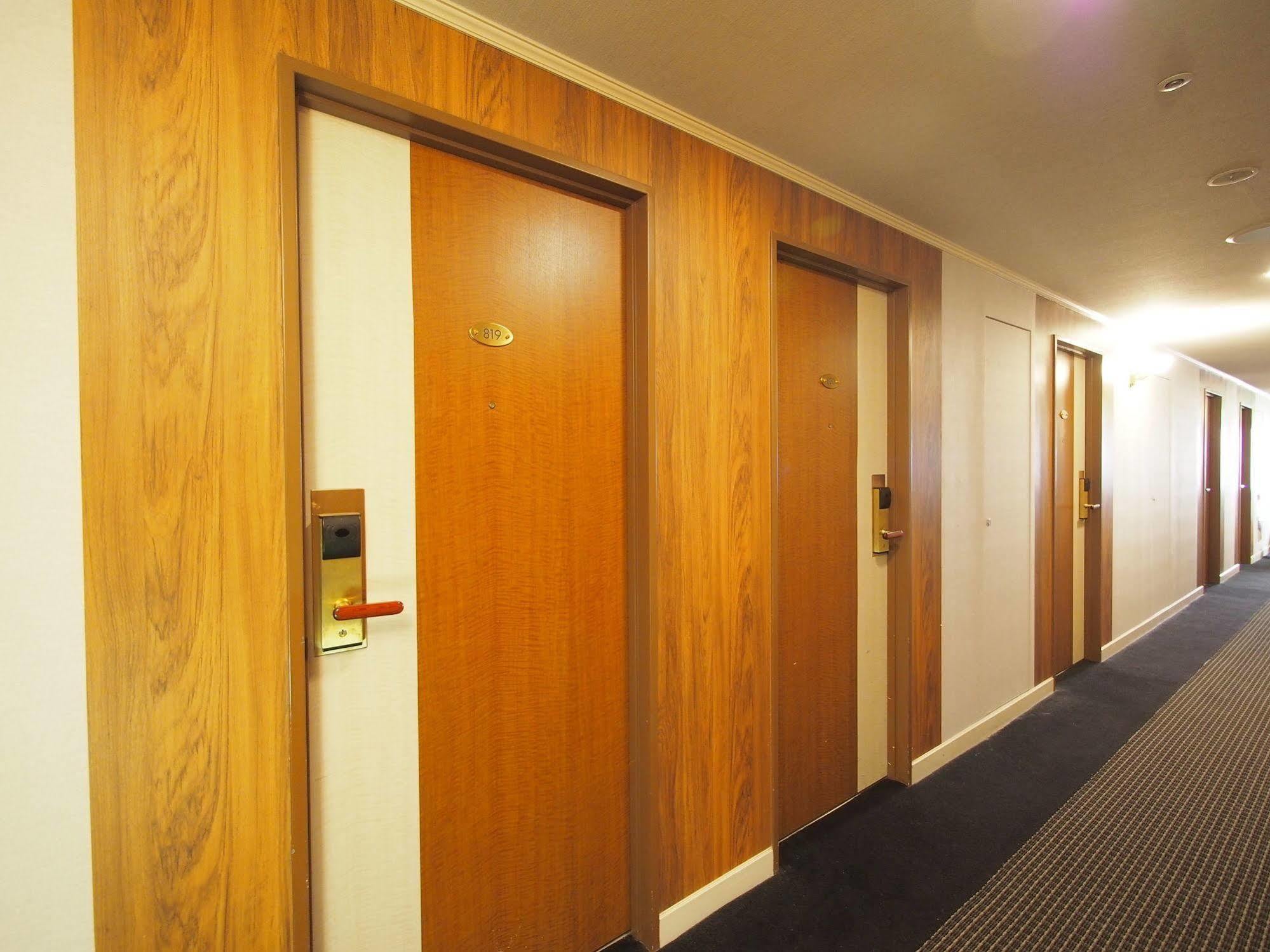 Yokohama Isezakicho Washington Hotel Екстер'єр фото
