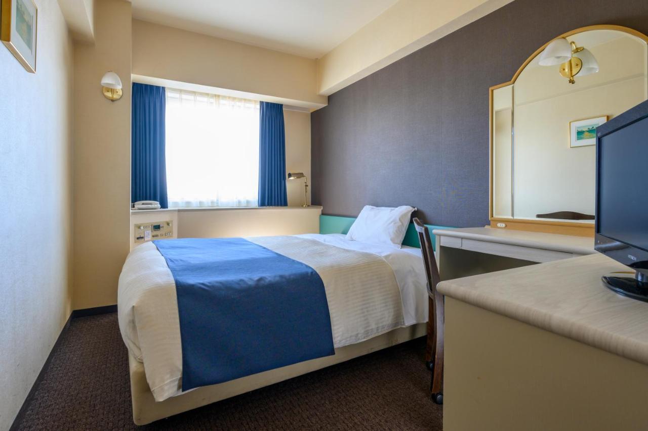 Yokohama Isezakicho Washington Hotel Екстер'єр фото