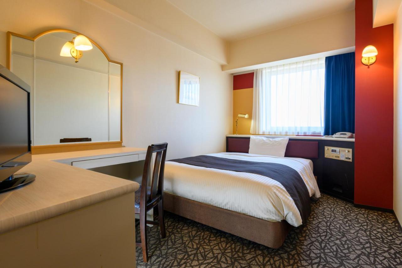 Yokohama Isezakicho Washington Hotel Екстер'єр фото
